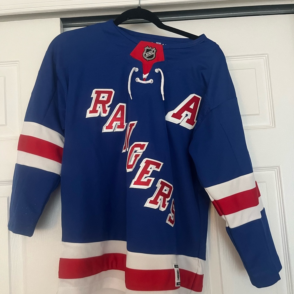 NWOT New York Rangers Youth L/XL Panarin Jersey